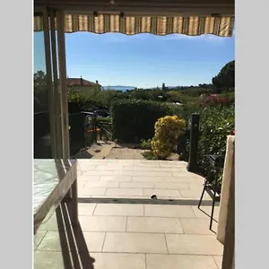studio-en-rsidence-vue-mer-avec-terrasseparking.fr-provencehotel.com/